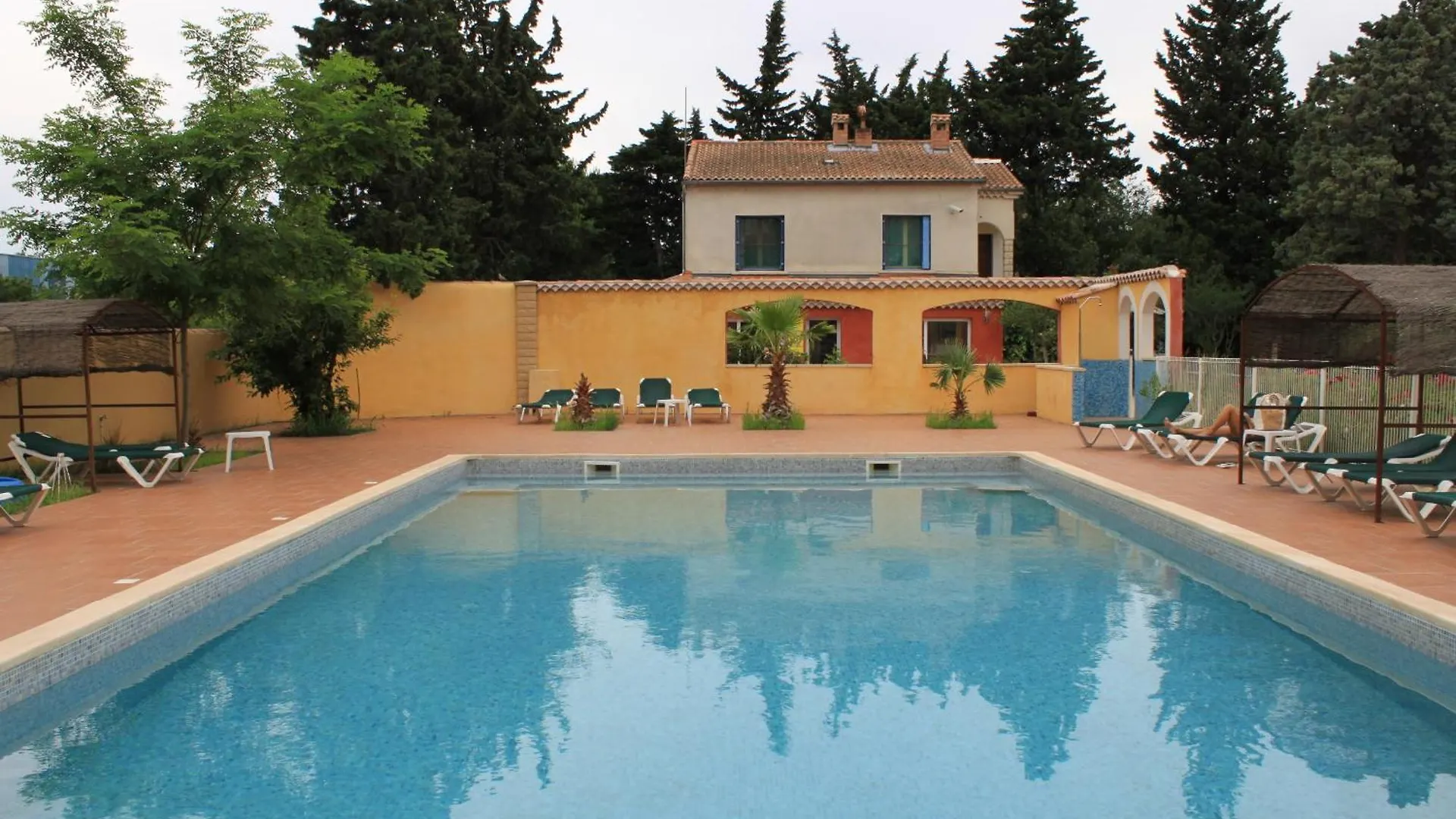 Lägenhetshotell Appart'Hotel Festival Sud Aqua - Avignon Tgv