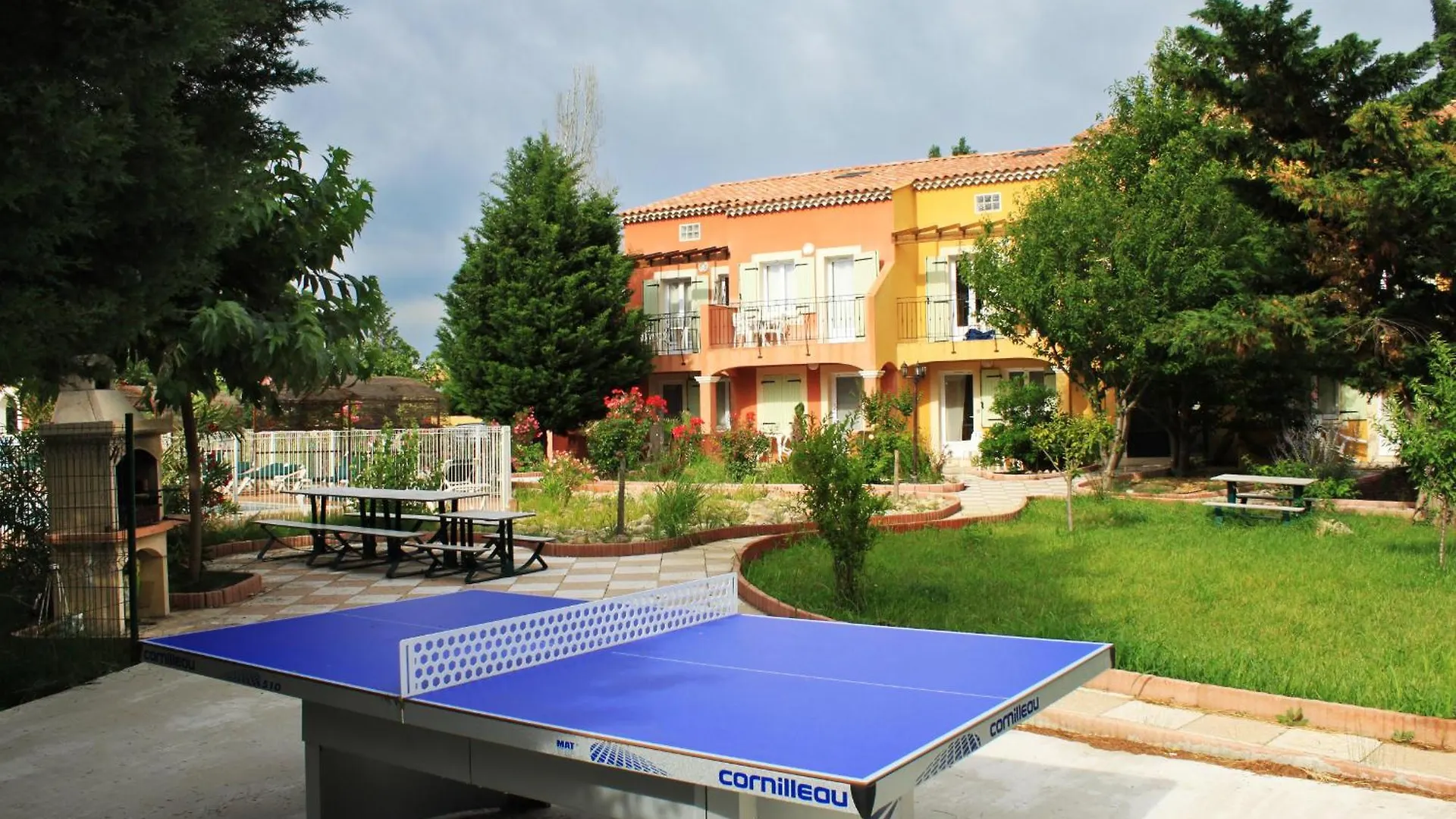 Lägenhetshotell Appart'Hotel Festival Sud Aqua - Avignon Tgv
